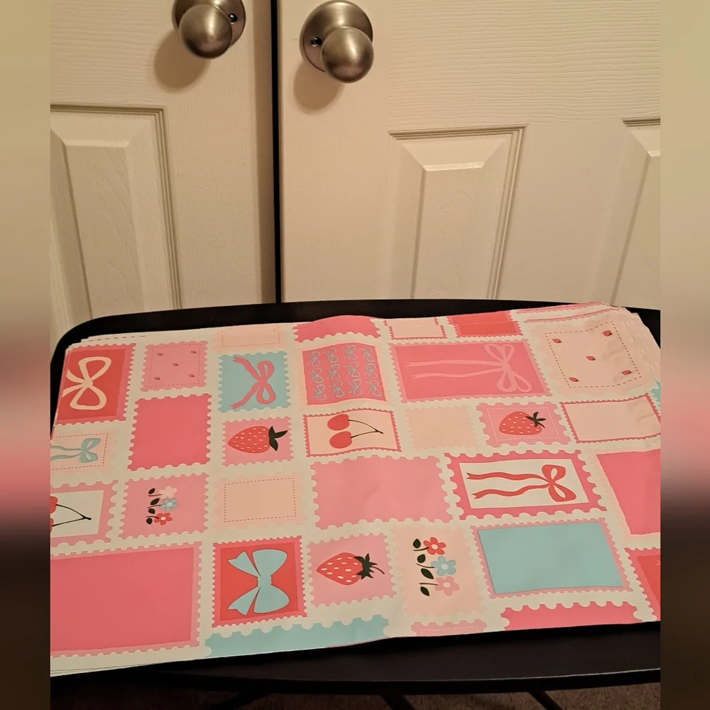 15 ct 14.5×19 Colorful Gift-Themed Polymailers